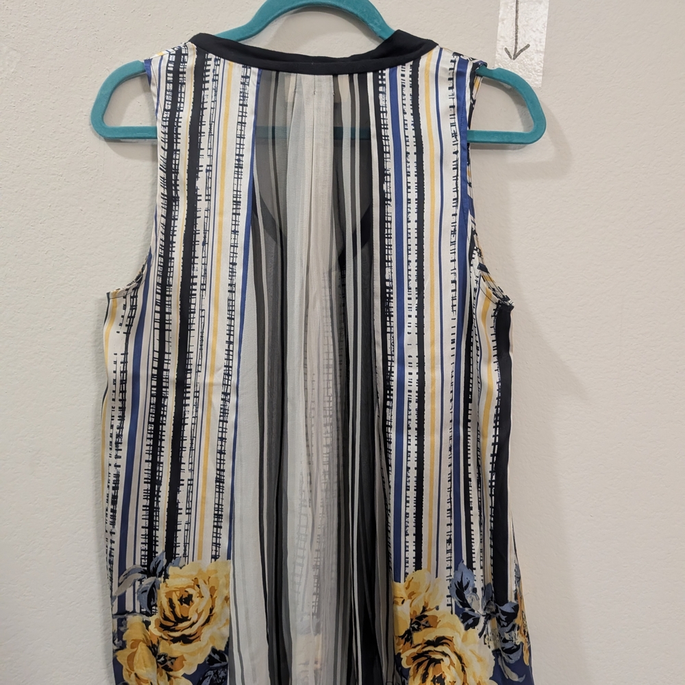 100% Silk Navy and Yellow Floral Blouse - Picture 10 of 10